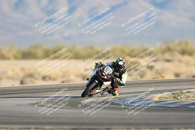 media/Dec-07-2025-CVMA (Sun) [[3e7d2de5dc]]/Race 18-Formula Twins-Formula 40 UL/